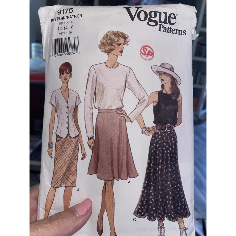 Vintage Vogue Skirt Sewing Pattern 9175 Size 12-16 Cut to 16 Flared Straight